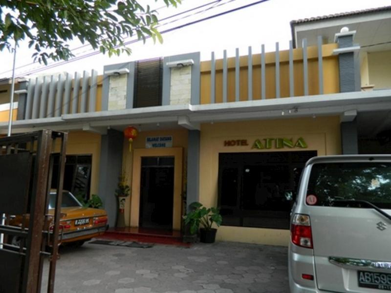 Surakarta  Atina Homestay מראה חיצוני תמונה